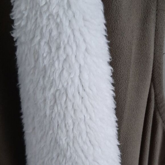 Umgee boutique brand faux fur vest - Picture 3 of 4